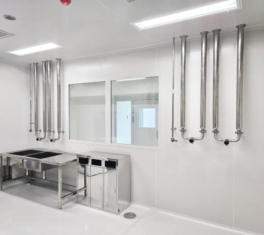 Cleanroom,Interior,With,Stainless,Steel,Equipment,And,White,Walls.